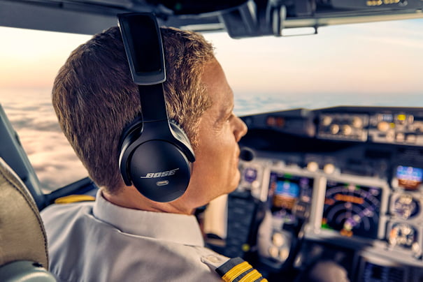 A new standard in lasting comfort with Bose A30 pilot headset